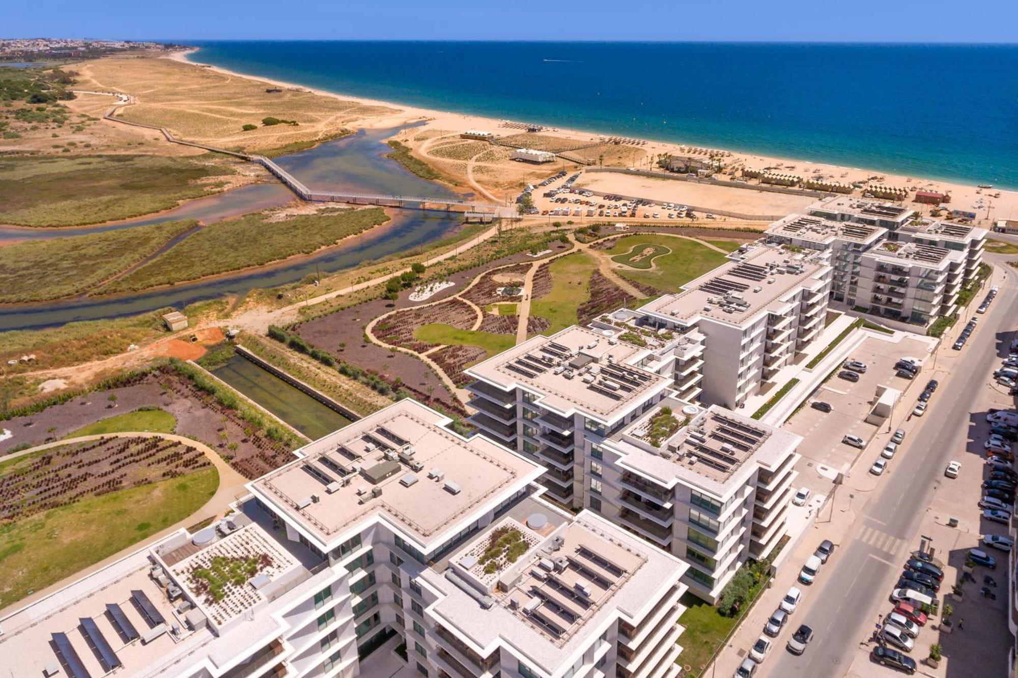Bayline Condominium - Heated Indoor Swimming Pool - Spa - By Bedzy Armação de Pêra 외부 사진